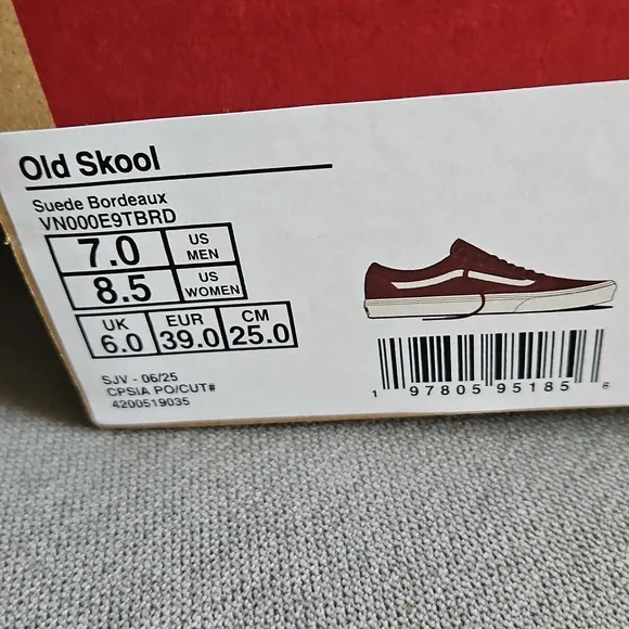 Vans New In Box, Old Skool - Suede Bourdeaux - US Women Size 8.5 - Picture 5 of 6